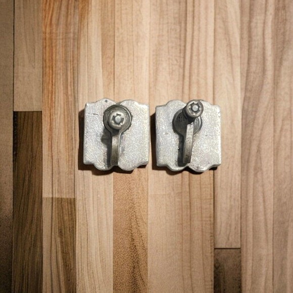 Vintage Marked Silver Carved Green Stone Earrings Screw Back Bubble Square - Picture 3 of 4